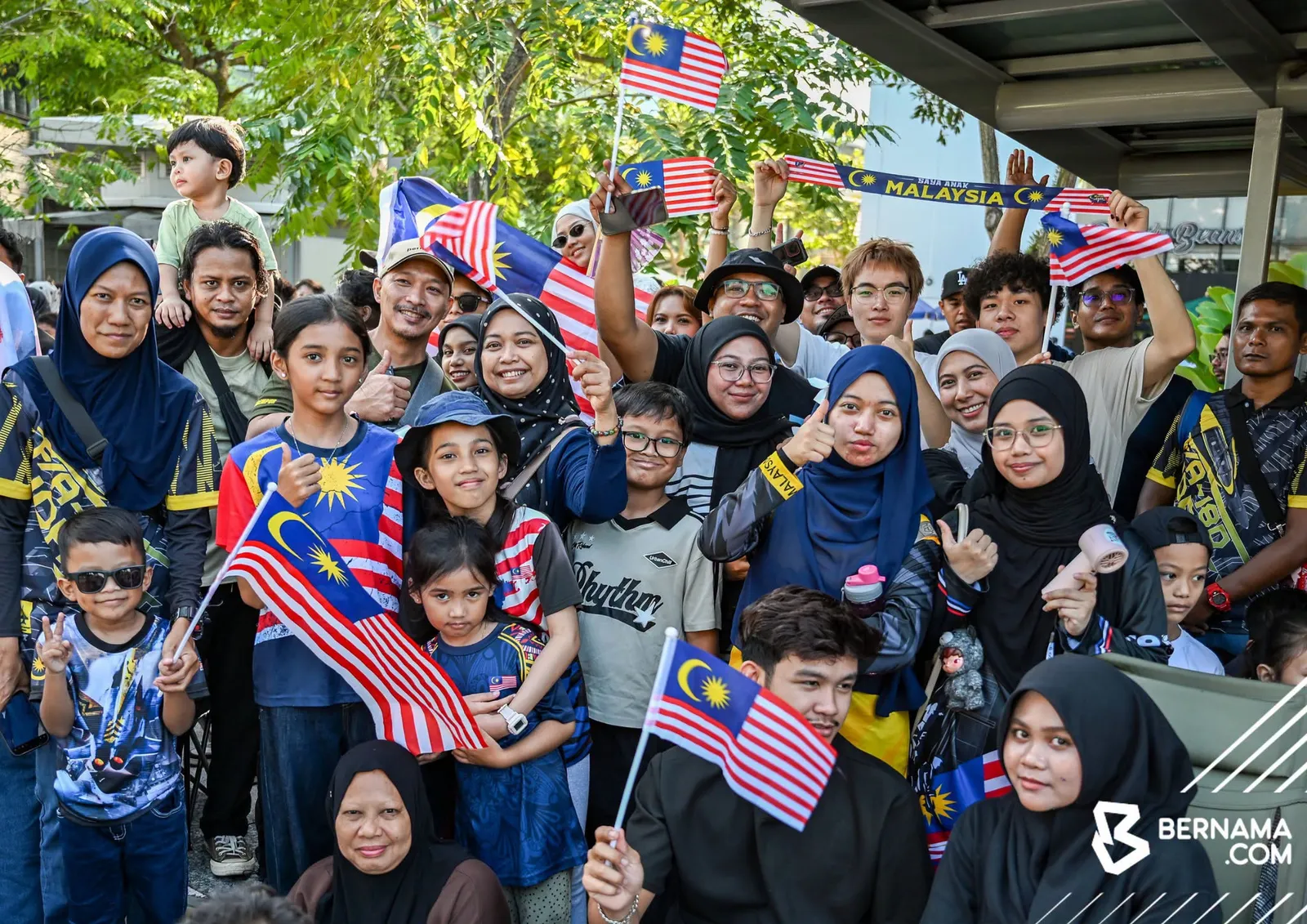 Hari Kebangsaan 2026 meriah, ribuan rakyat banjiri seluruh negara