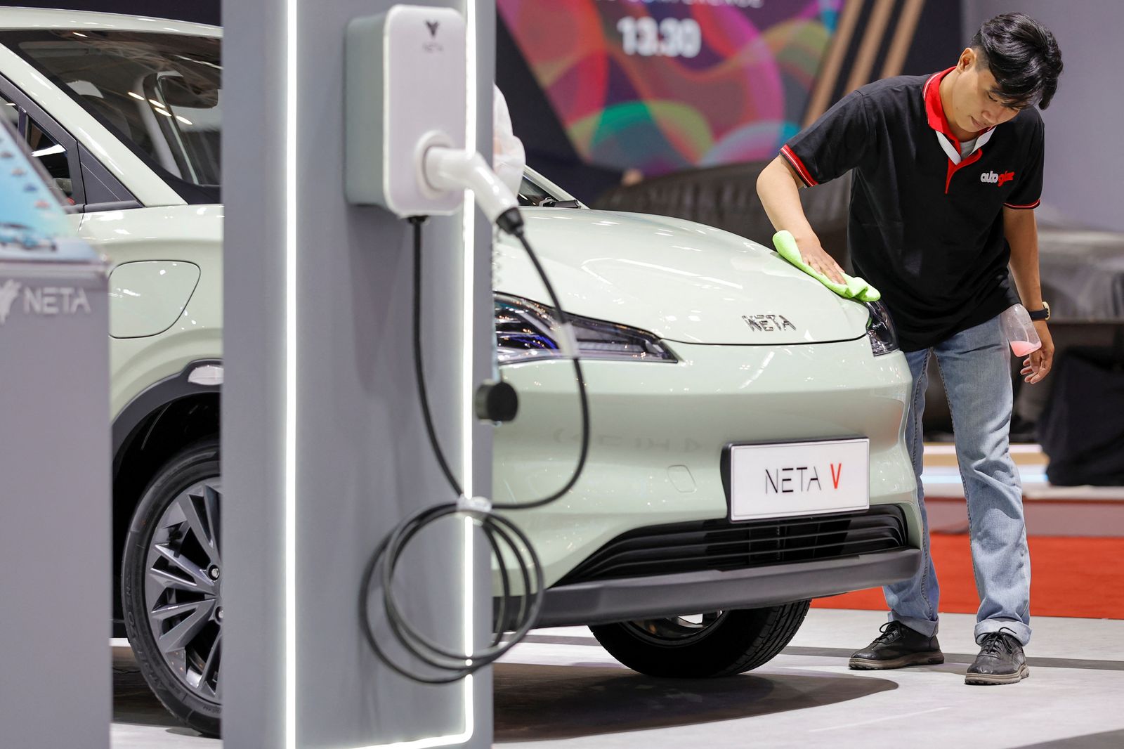 Indonesia to launch stimulus to boost electric vehicle sales