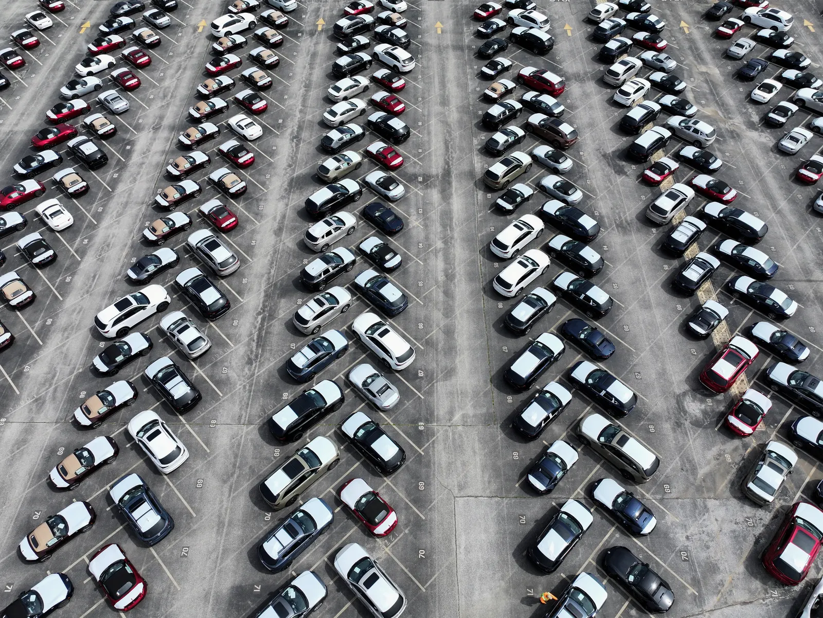 Trump warns 50 pct tariffs on all cars and trucks amid Canada trade spat