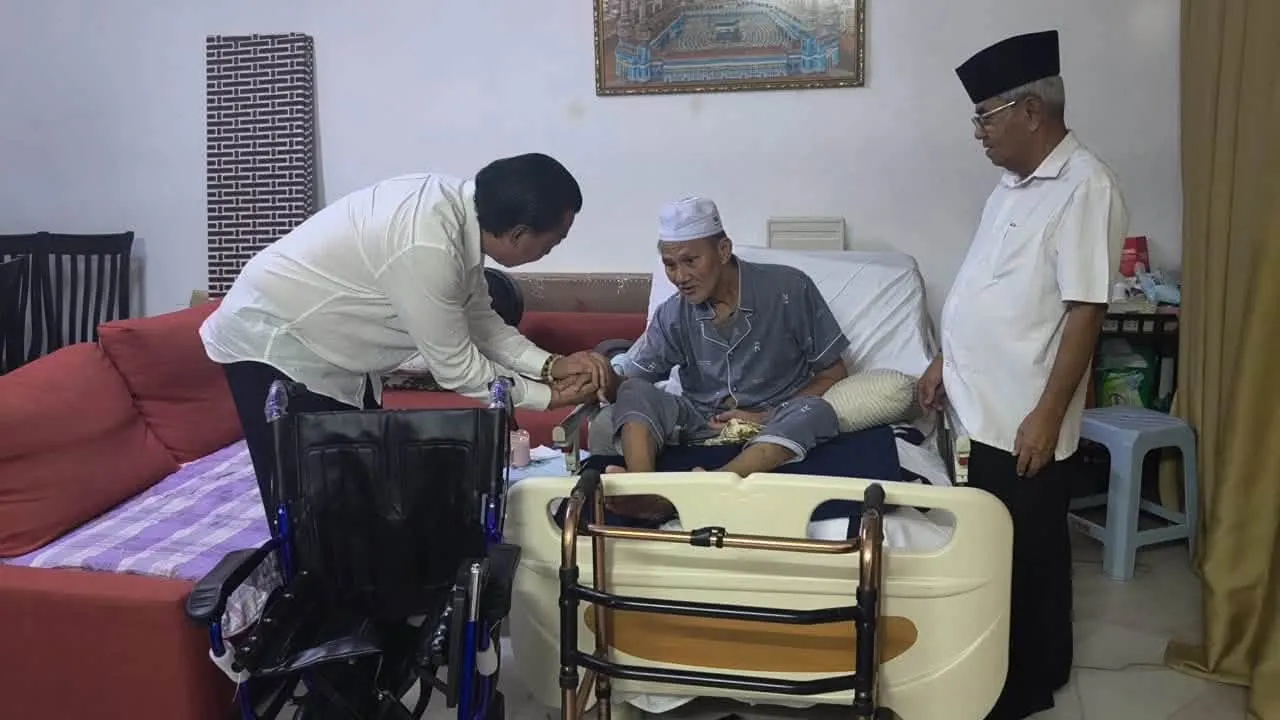 ADN Kajang sumbang tiga kerusi roda kepada tiga keluarga 