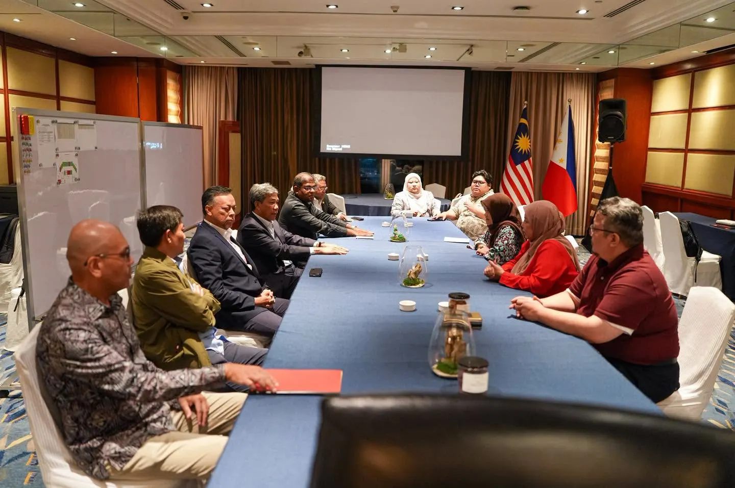 Mohamad Hasan, Philippine counterpart co-chair ninth Philippines-Malaysia JCM in Manila