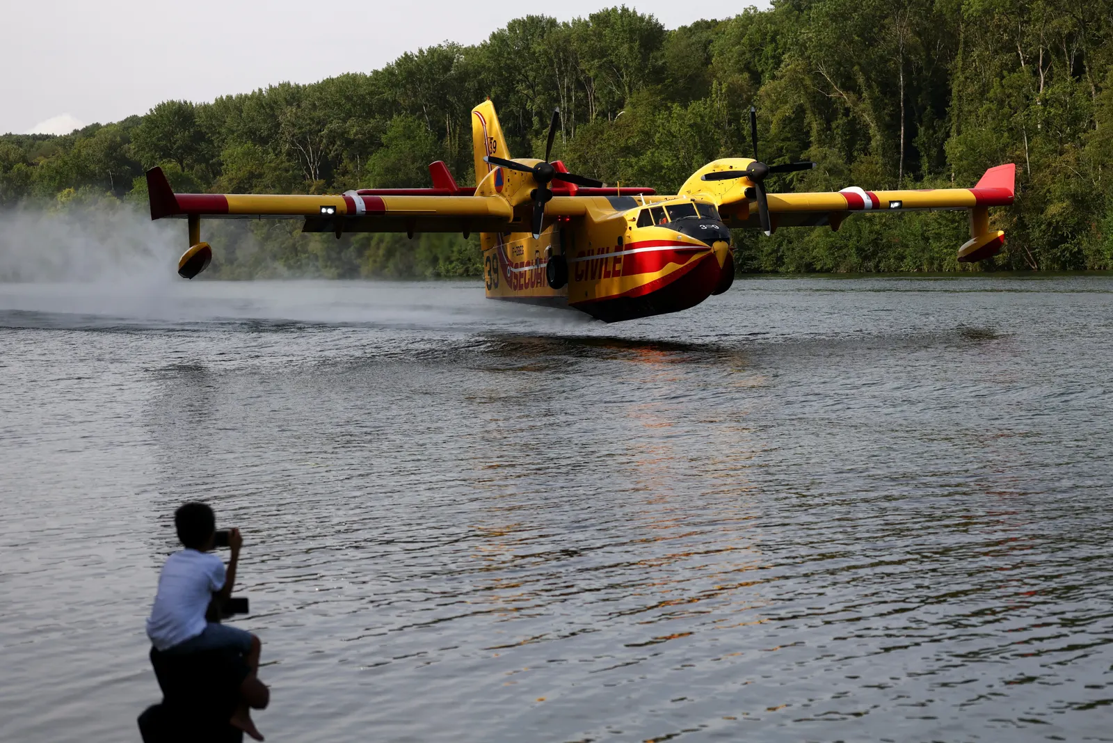 Europe's would-be water bombers in race to tackle future wildfires