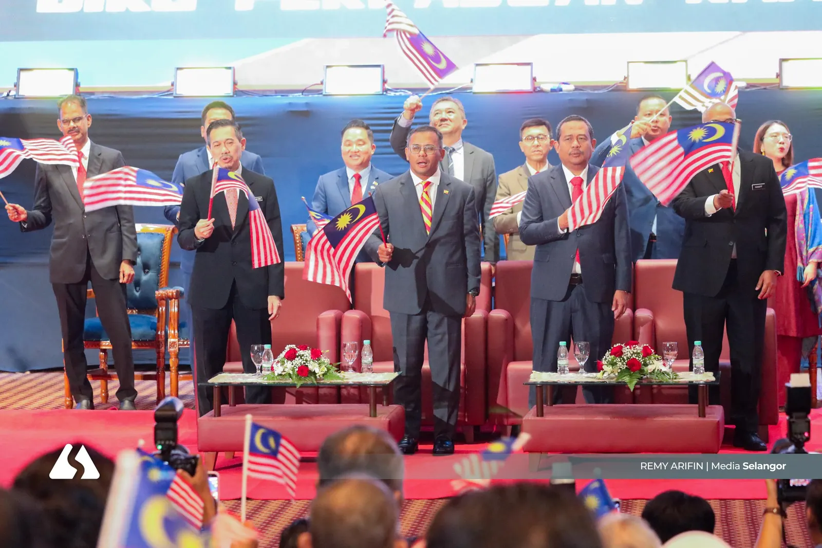 Amirudin warns against rising far-right influence in Malaysia