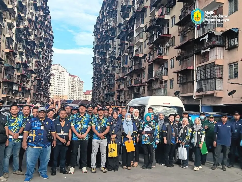 MPAJ keluar 24 kompaun dalam operasi cegah denggi di Ampang