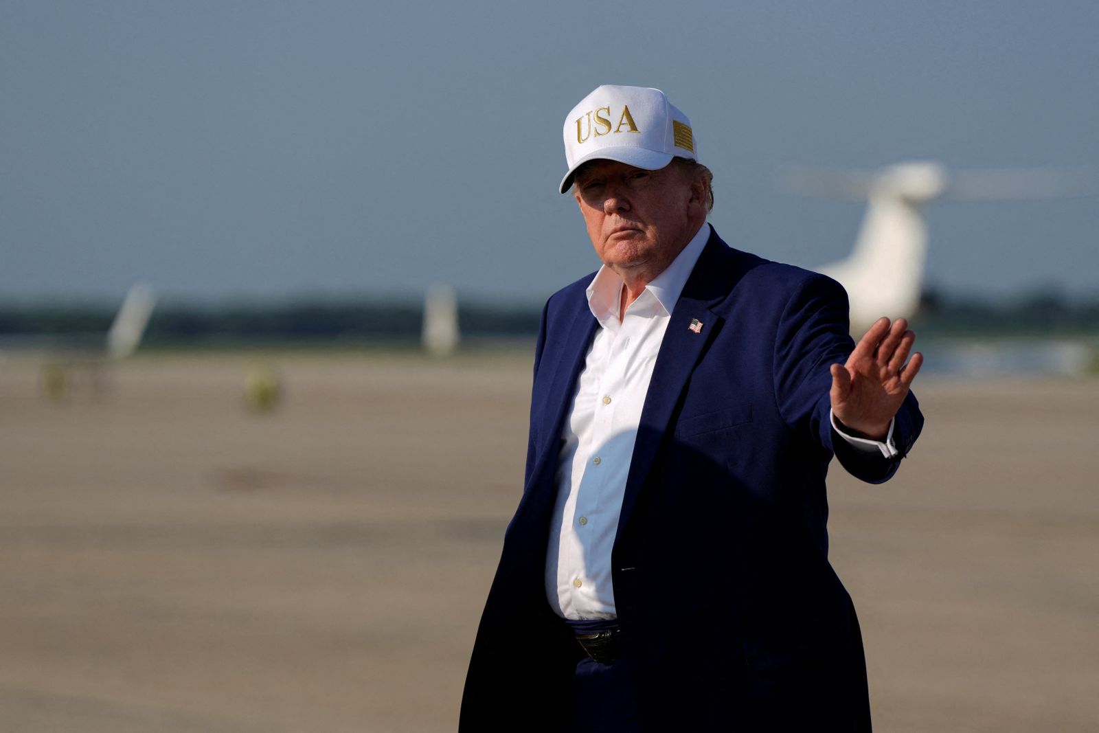 Iranian assassination threat led Trump to secretly switch planes