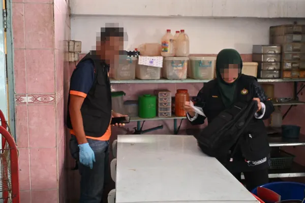 Operasi Bersih: Dua premis makanan di Sungai Besar ditutup