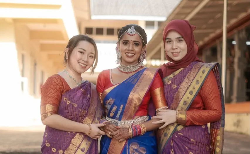 இனம் கடந்த நட்பு – மலேசியாவின் அழகைச் சொல்லும் மூன்று தோழிகள்