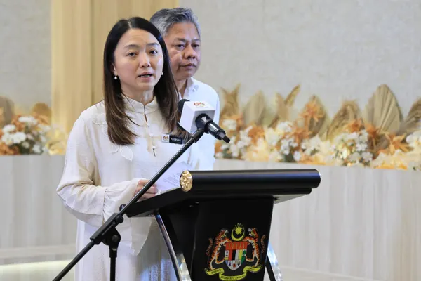 KL Deepavali Bazaar fees slashed 85 pct, capped at RM400