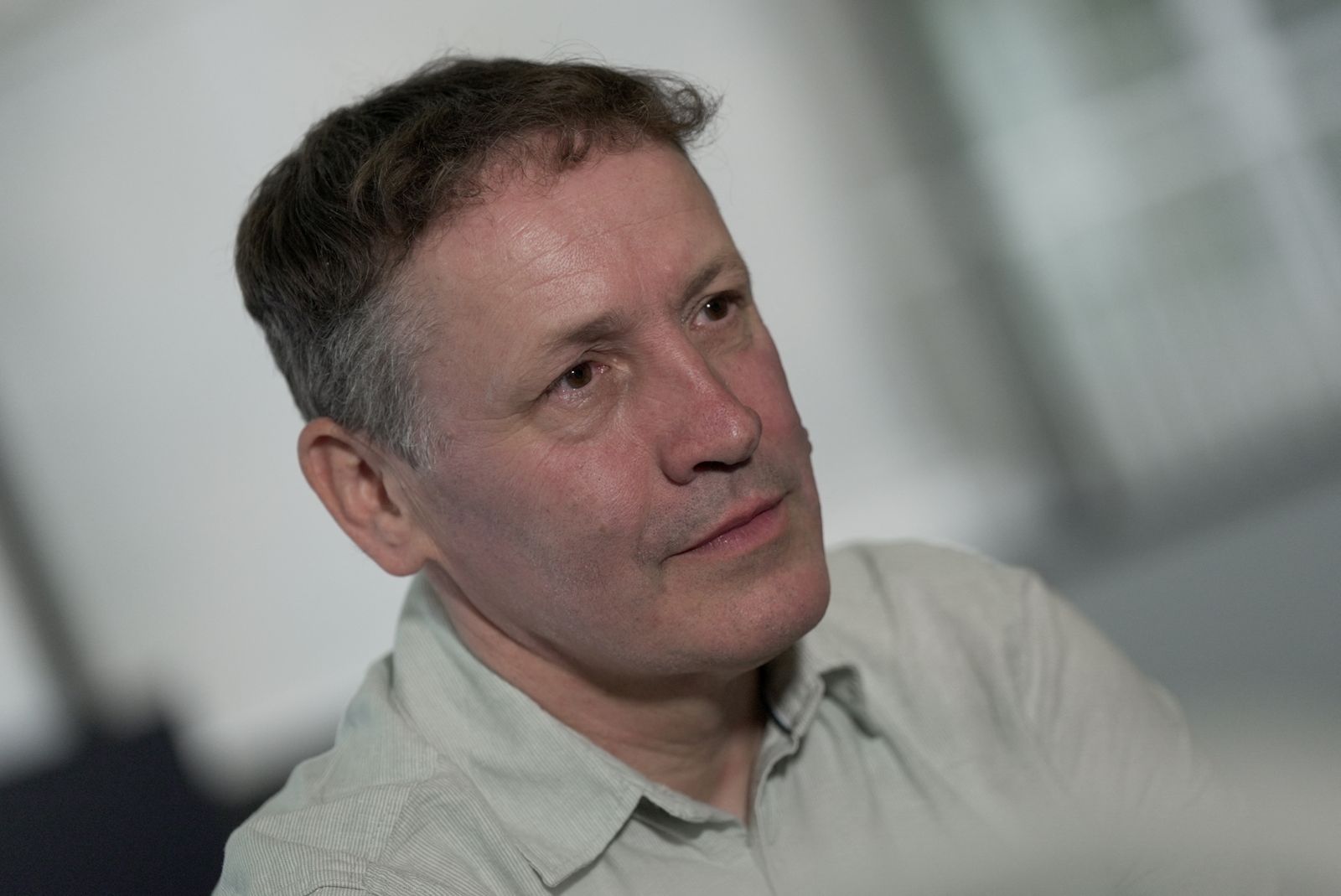 Former Google exec sounds alarm over AI risks to children