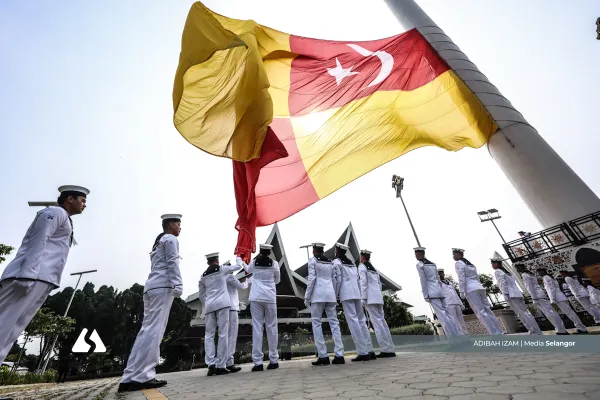 Bendera Selangor kembali berkibar di tiang tertinggi di Asia Tenggara