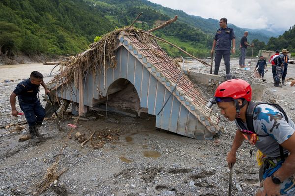 Banjir Nepal-China: Korban meningkat 1,410, lebih 5,650 masih hilang