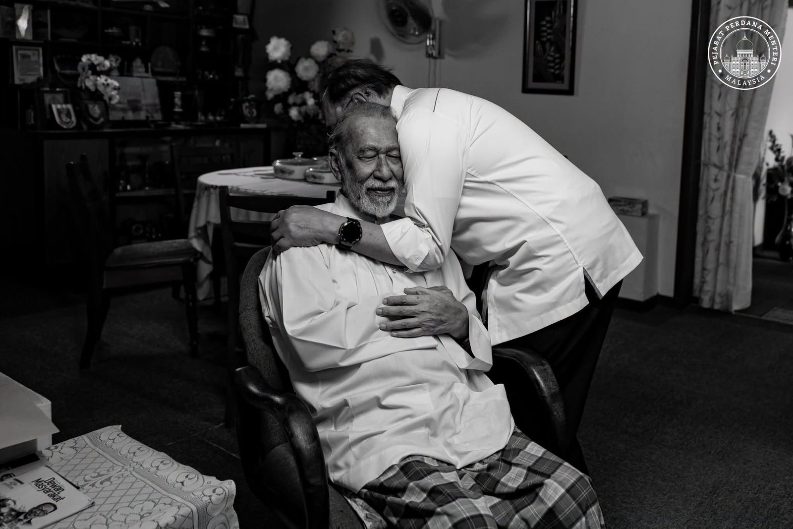 PM’s oldest brother Idrus Ibrahim dies