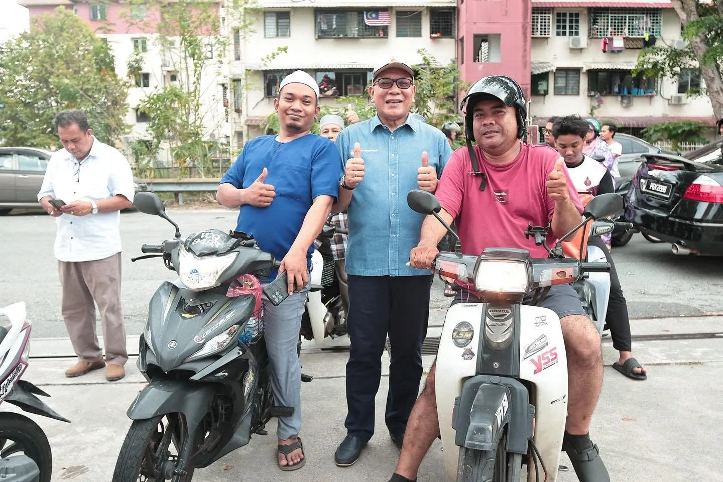 Pengguna motosikal terima manfaat isi minyak percuma DUN Pandan Indah