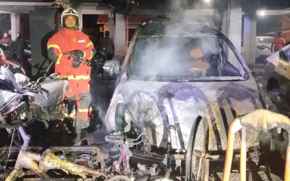Tiga kenderaan terbakar dalam kejadian di Kapar