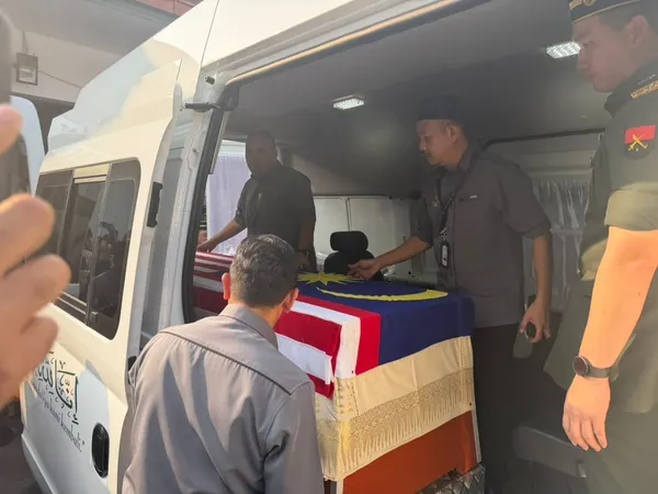 Ribuan jemaah sertai solat jenazah Tun Dr Siti Hasmah