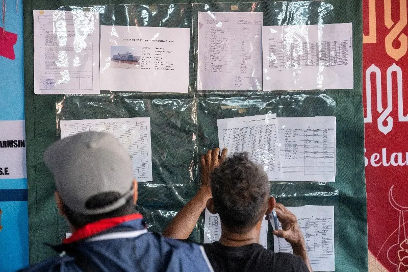 Six dead, over 100 missing after Indonesia ferry capsizes