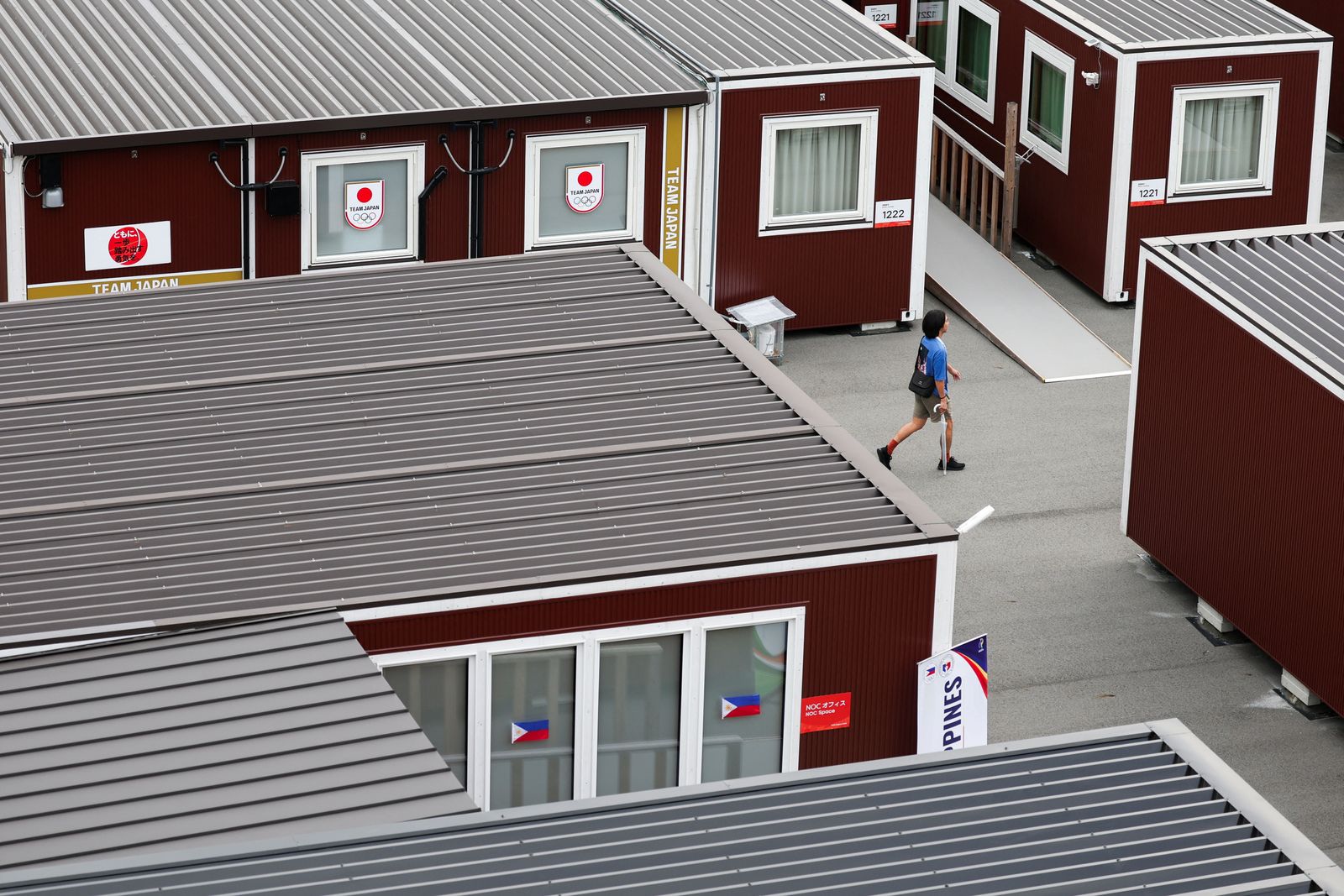 IOC chief Coventry gives thumbs-up to Asian Games accommodation despite criticism