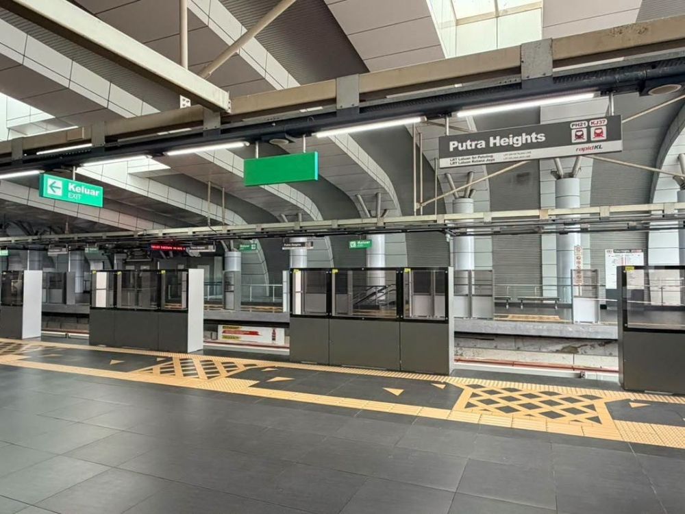 Platform safety barriers installed along Kelana Jaya, Ampang/Sri Petaling LRT lines