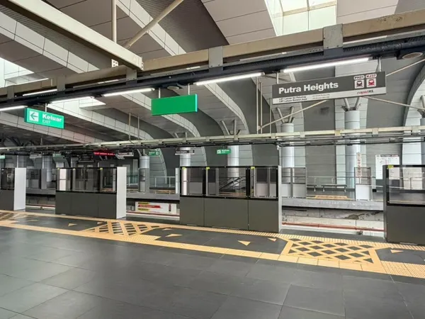 Platform safety barriers installed along Kelana Jaya, Ampang/Sri Petaling LRT lines