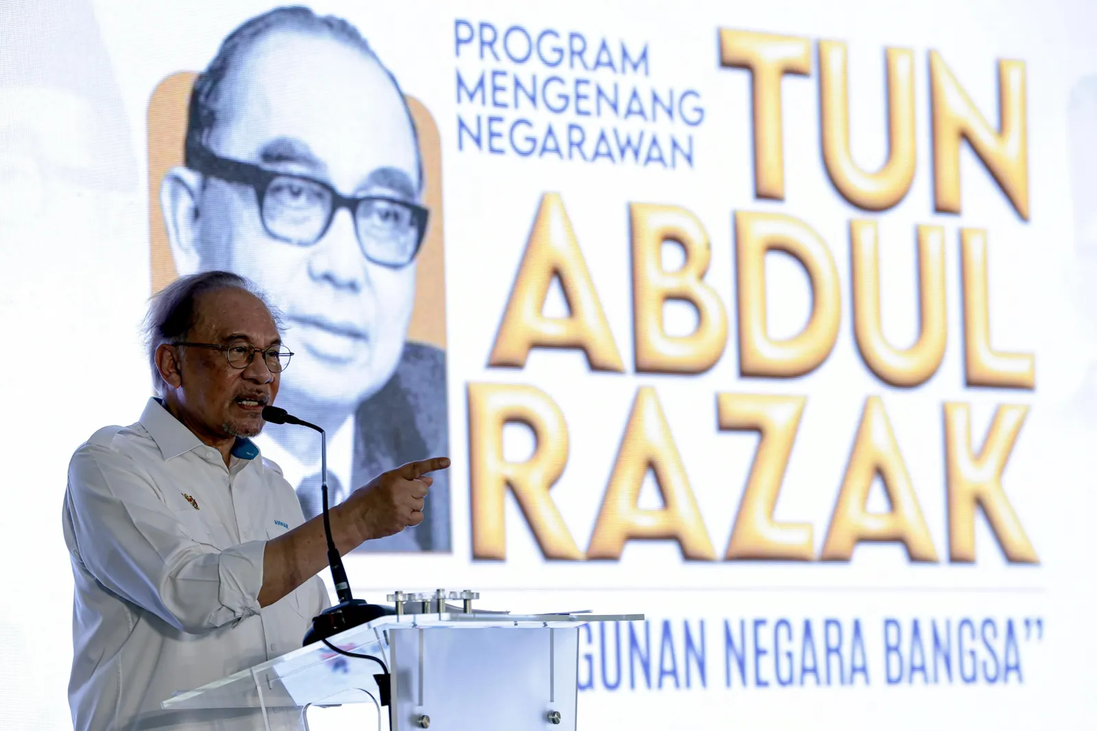 Anwar urges youth to keep Tun Razak’s legacy alive