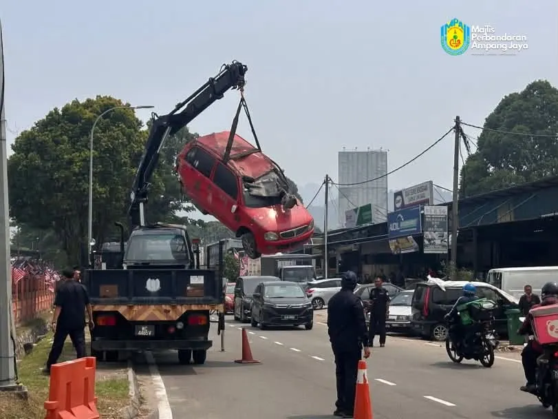 突查AU3中小工业区 MPAJ拖走16车开36罚单