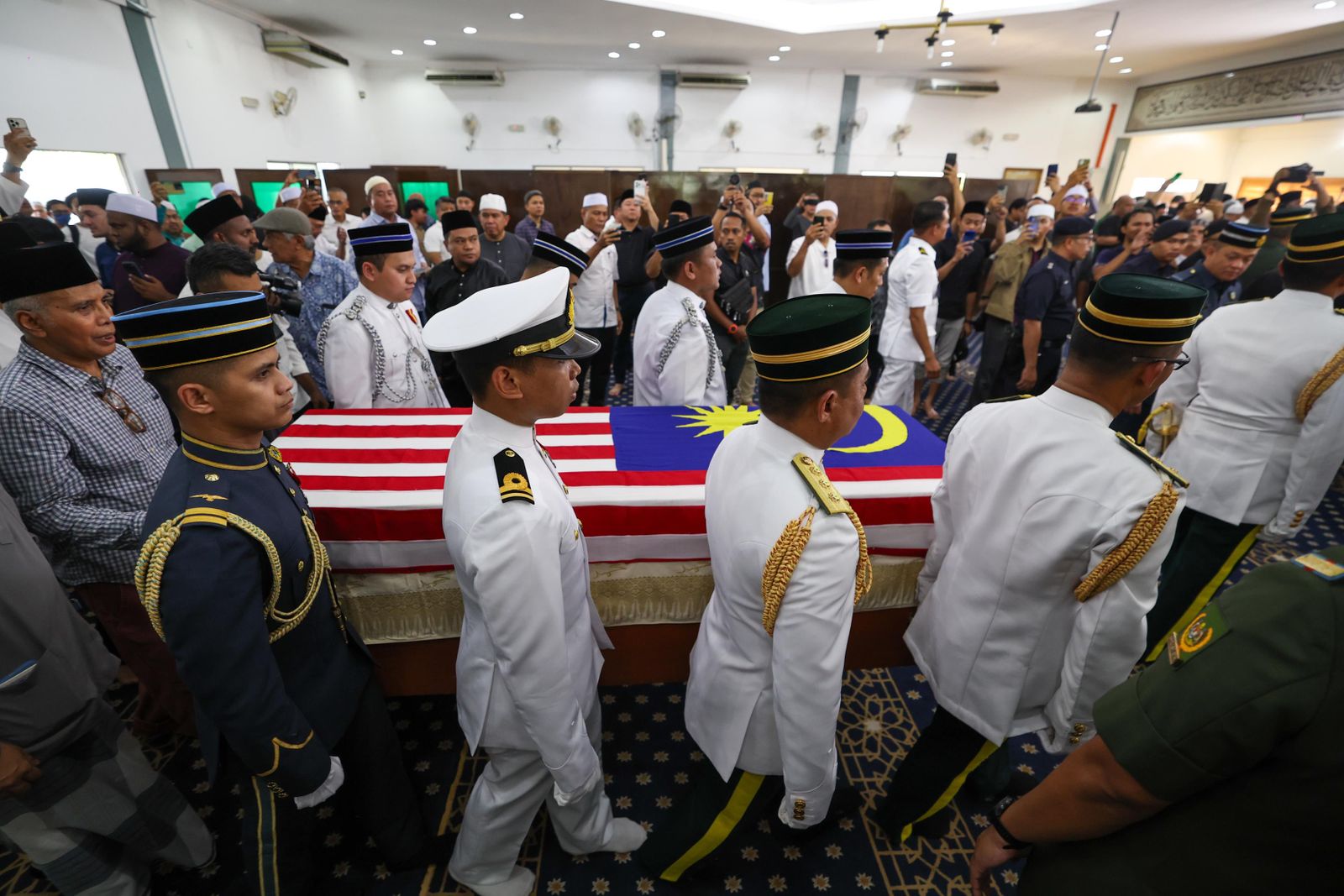 Condolences continue to pour in for late Dr Siti Hasmah
