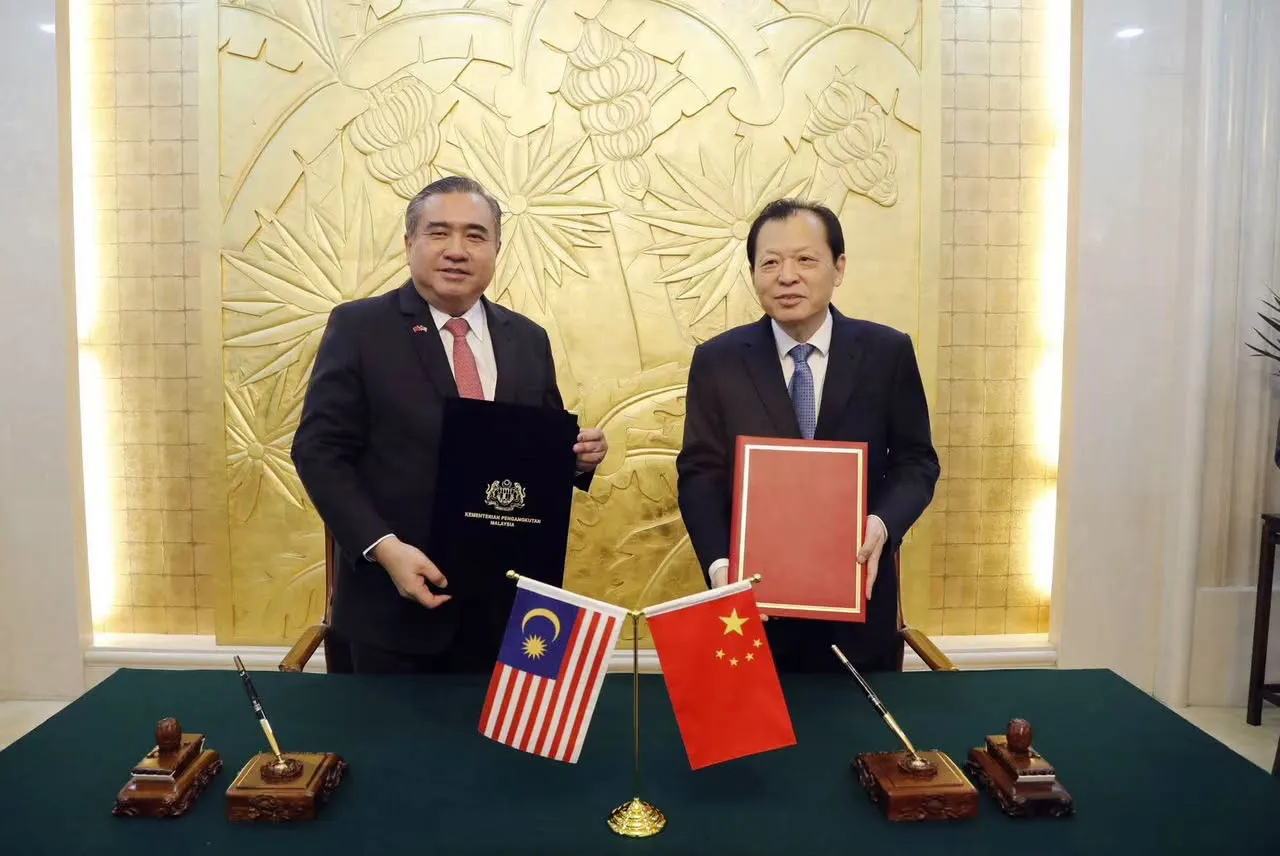 陆兆福坚持辞交长立场 中国行结束返国后递辞呈