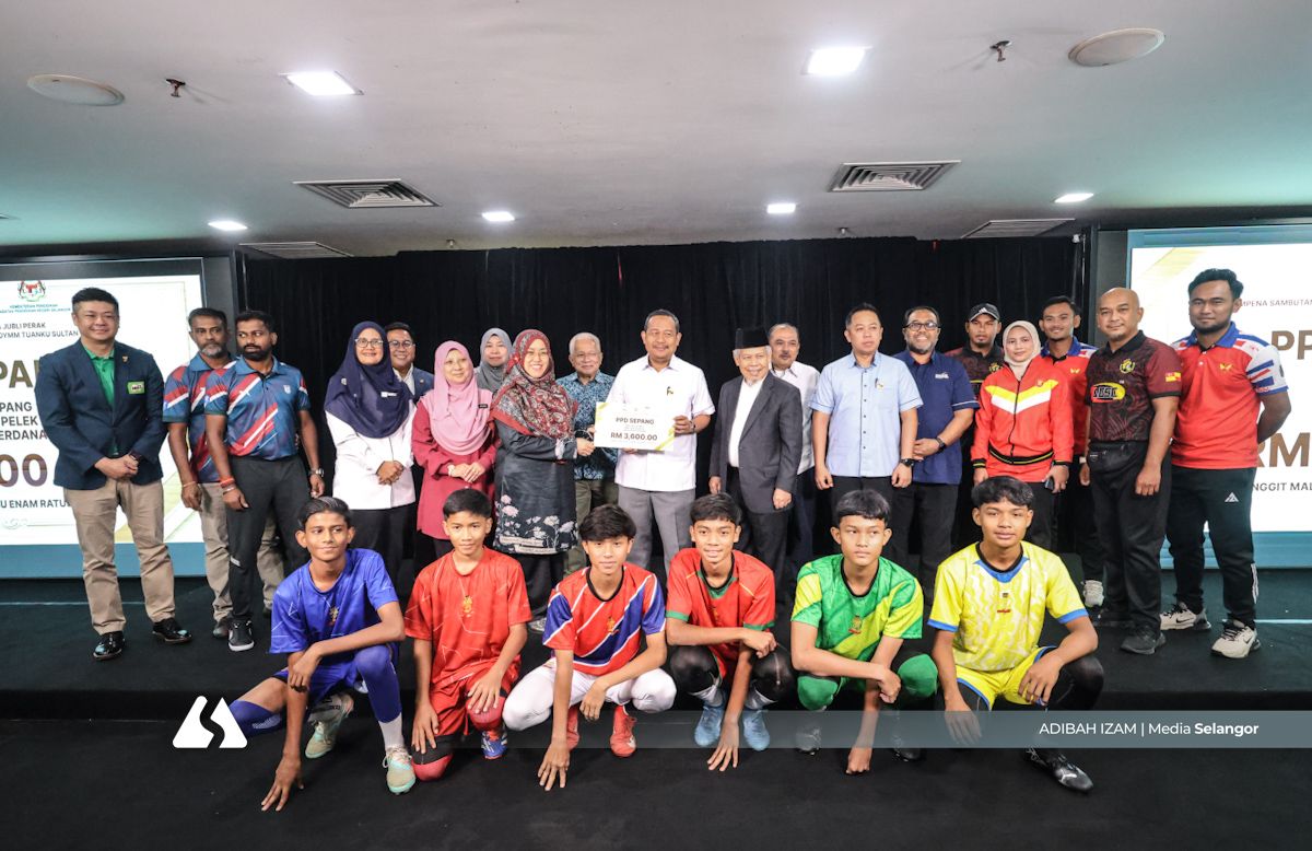 Piala Jubli Perak: 48 schools compete for cash in football championship
