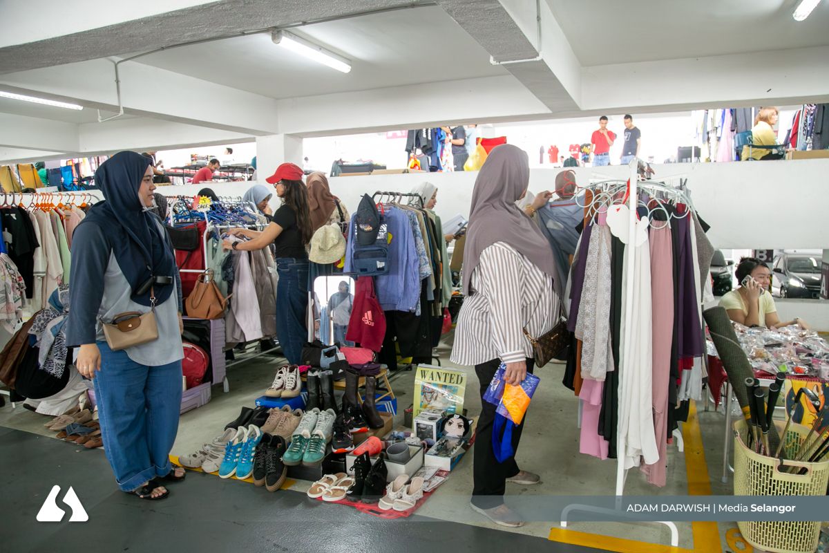 Young Malaysians turn to second-hand sales for extra income
