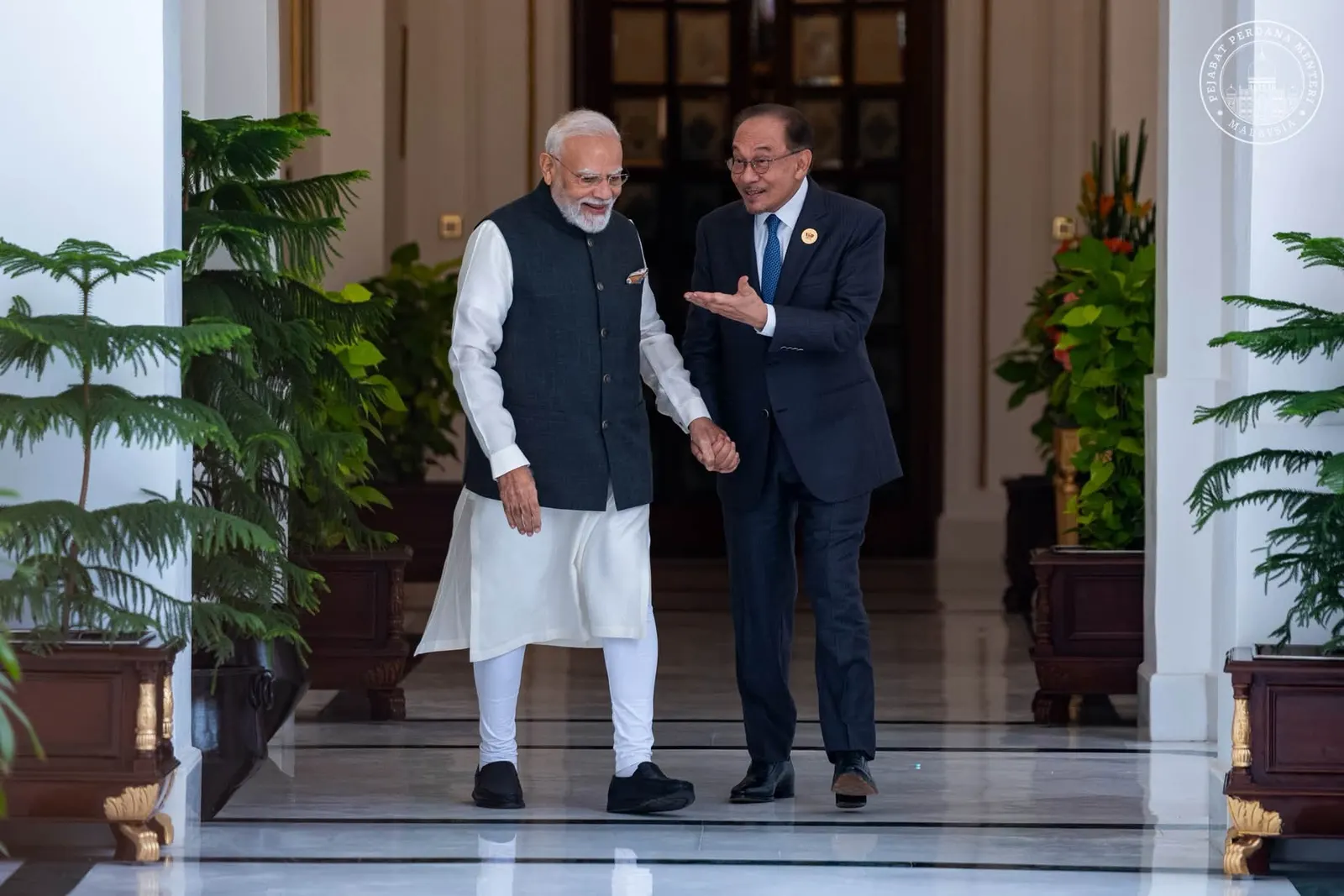Anwar, Modi talk deeper collabs in semiconductor field