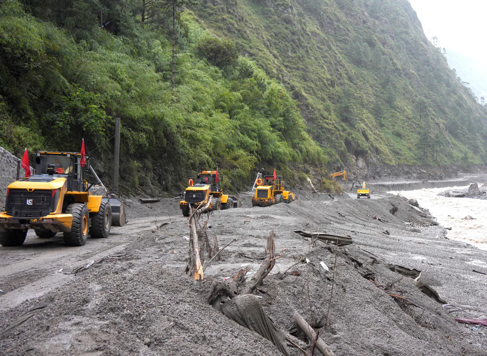 China restores access to Tibet disaster zone as highway reopens