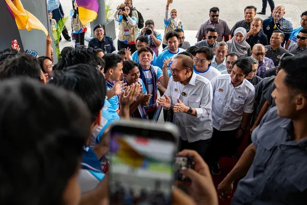 Jurang keuntungan syarikat, gaji pekerja diberi perhatian dalam Belanjawan 2027 - Anwar
