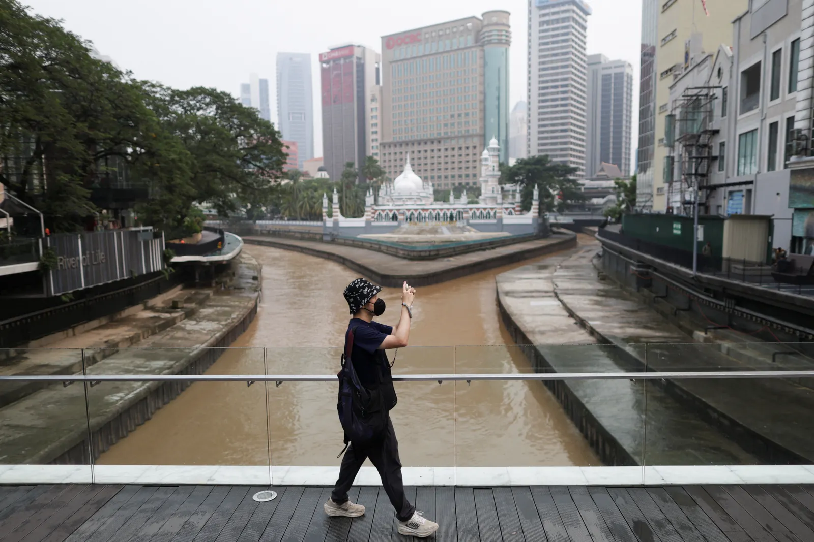 Malaysia's economic growth eases to 5.3 per cent in Q3