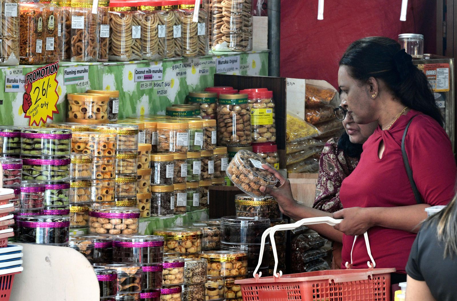 Deepavali preparations gain momentum as shoppers flock to stores