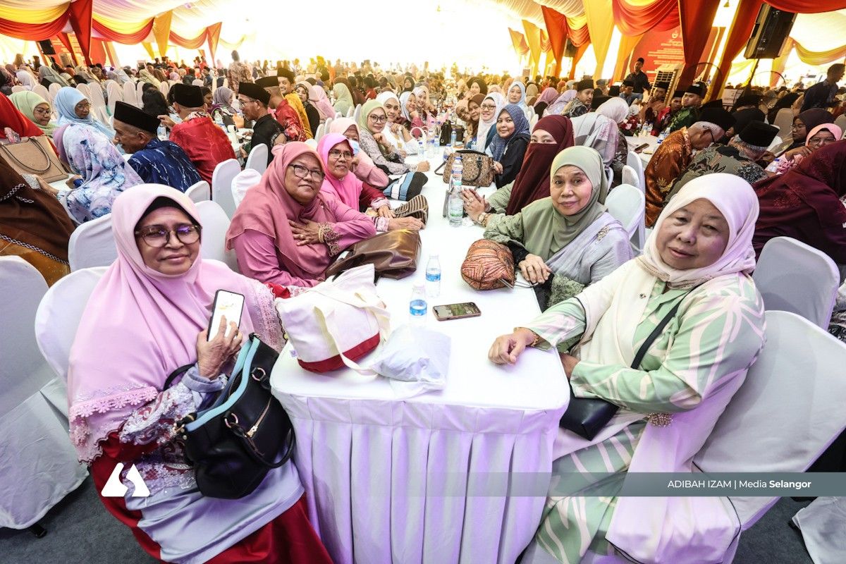 Jubli Perak Pemerintahan: Sultan hadir Jamuan Teh Diraja bersama lebih 3,000 tetamu