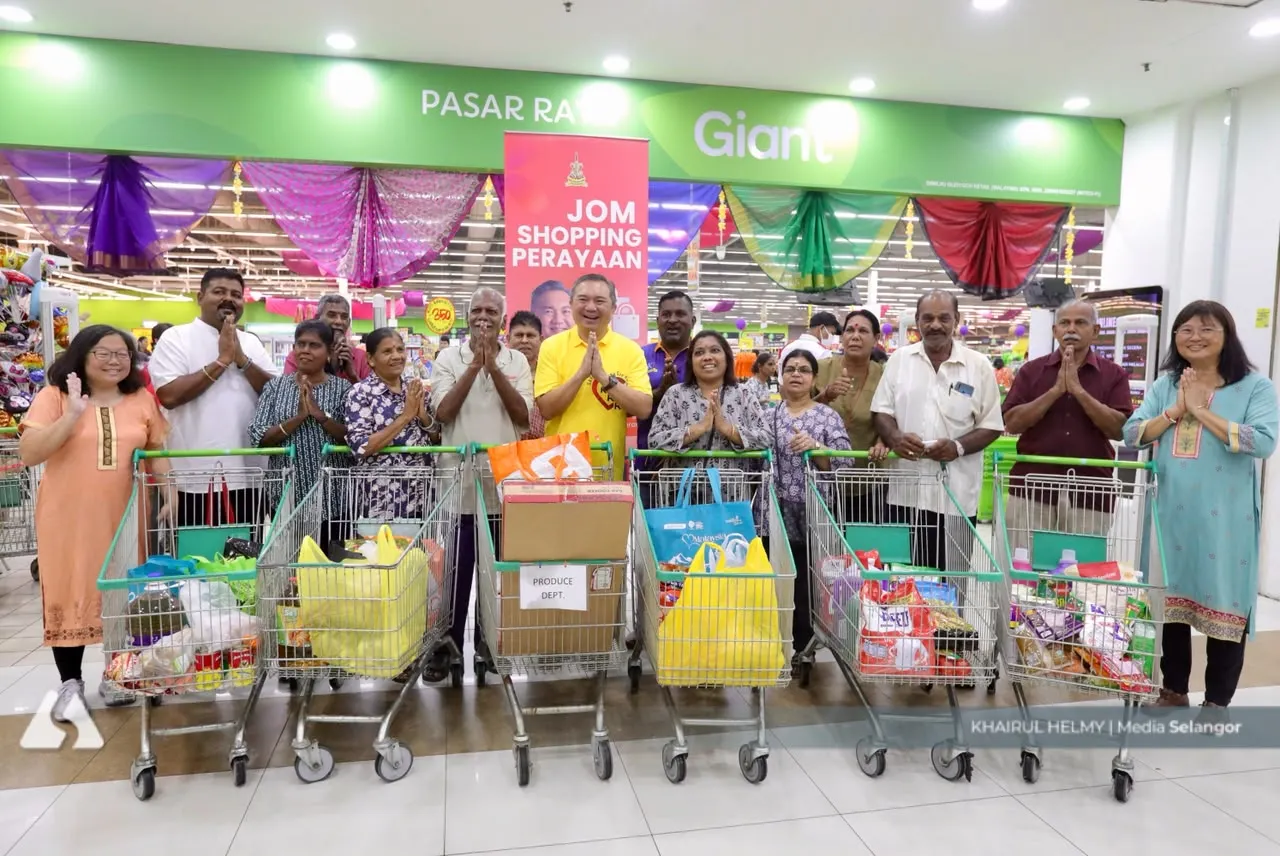 Jom Shopping Deepavali: Lebih 800 warga DUN Kinrara terima manfaat