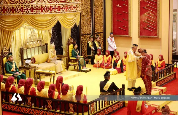 Enam individu terima darjah kebesaran sempena Jubli Perak Sultan Selangor