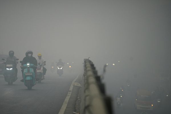 Prabowo ready to accept foreign aid to combat fires, minister says