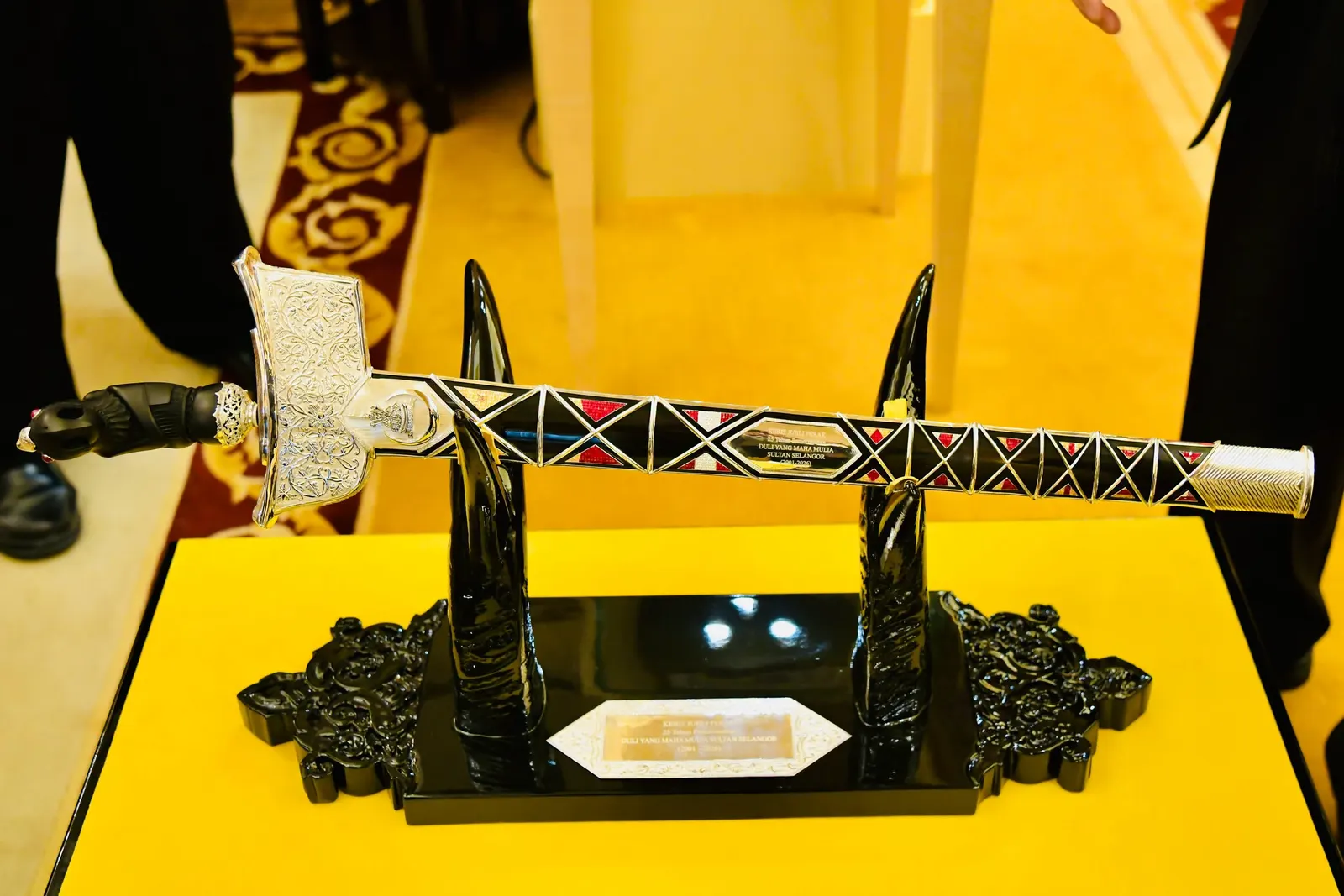 Selangor Ruler receives Silver Jubilee keris to mark 25-year reign