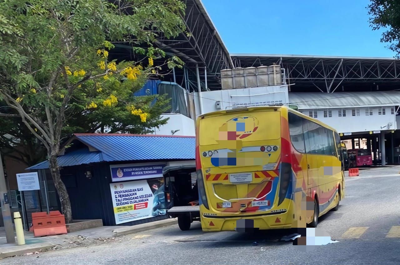 Warga emas maut digilis bas ketika melintas jalan
