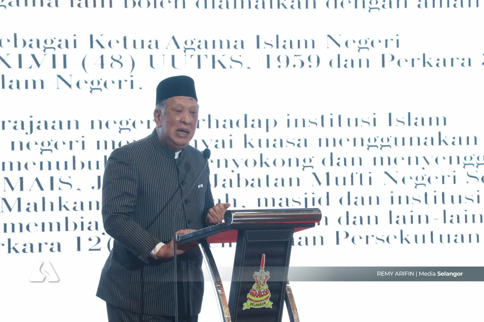 Sultan bimbang ahli politik keluarkan fatwa sendiri – Ahli Dewan Diraja Selangor