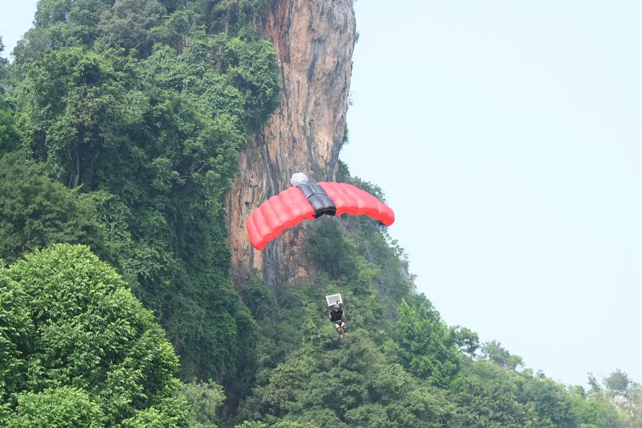 Gua Damai International Base Jump 2026 kembali gegarkan Selayang