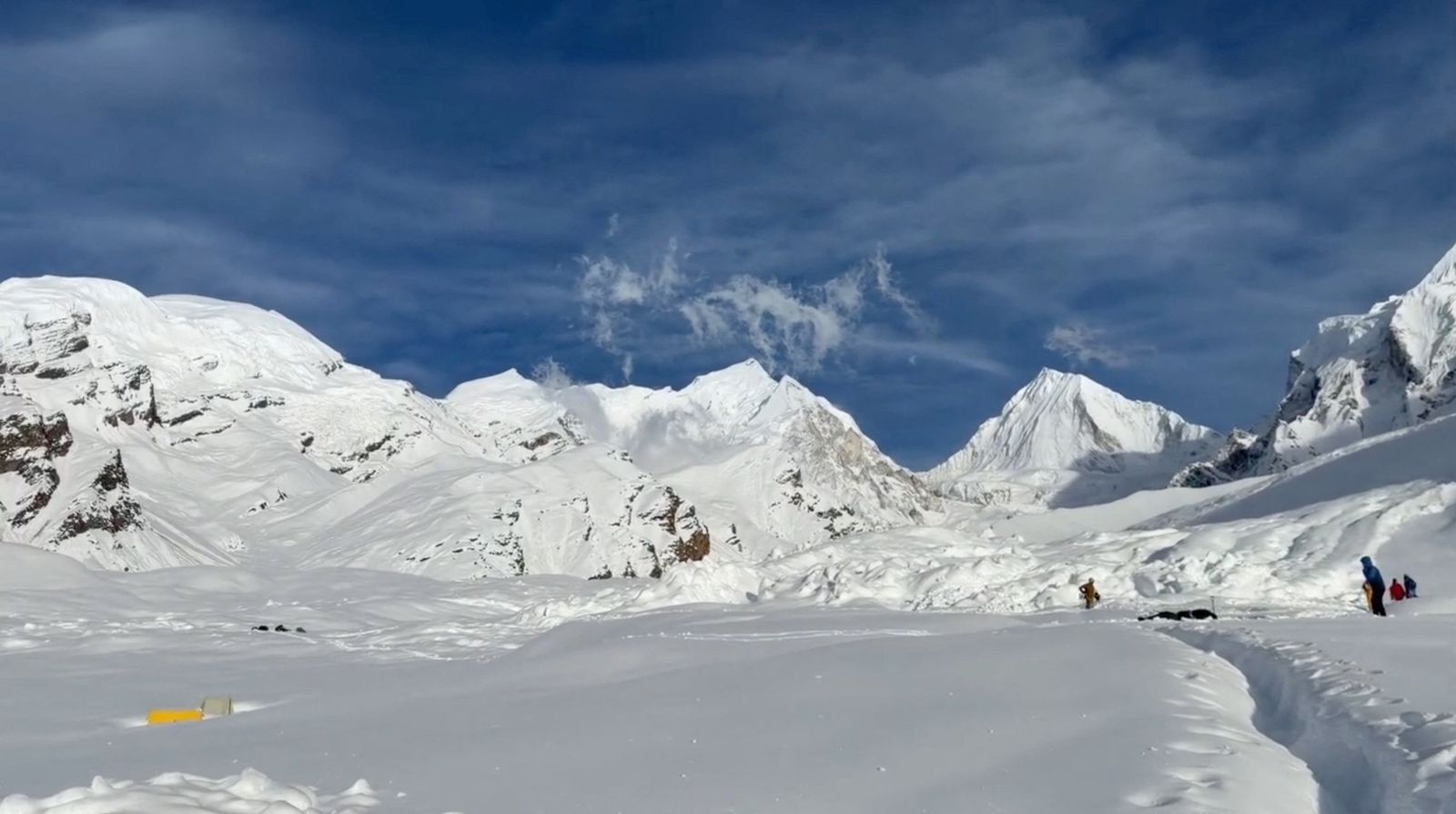 Avalanche kills Nepali workers preparing Himalayan mountain camp for climbers