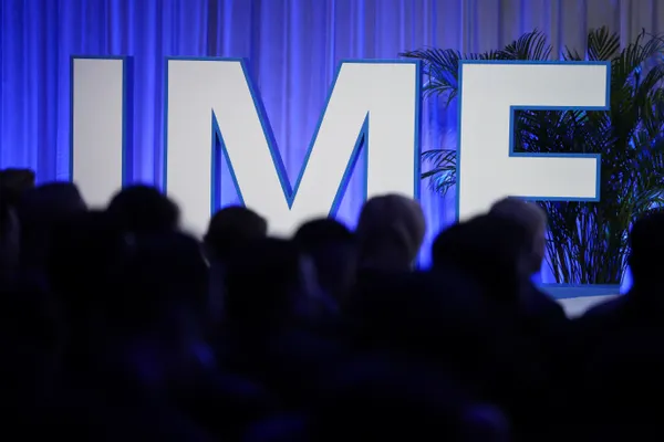 IMF dials up calls for urgent fiscal consolidation