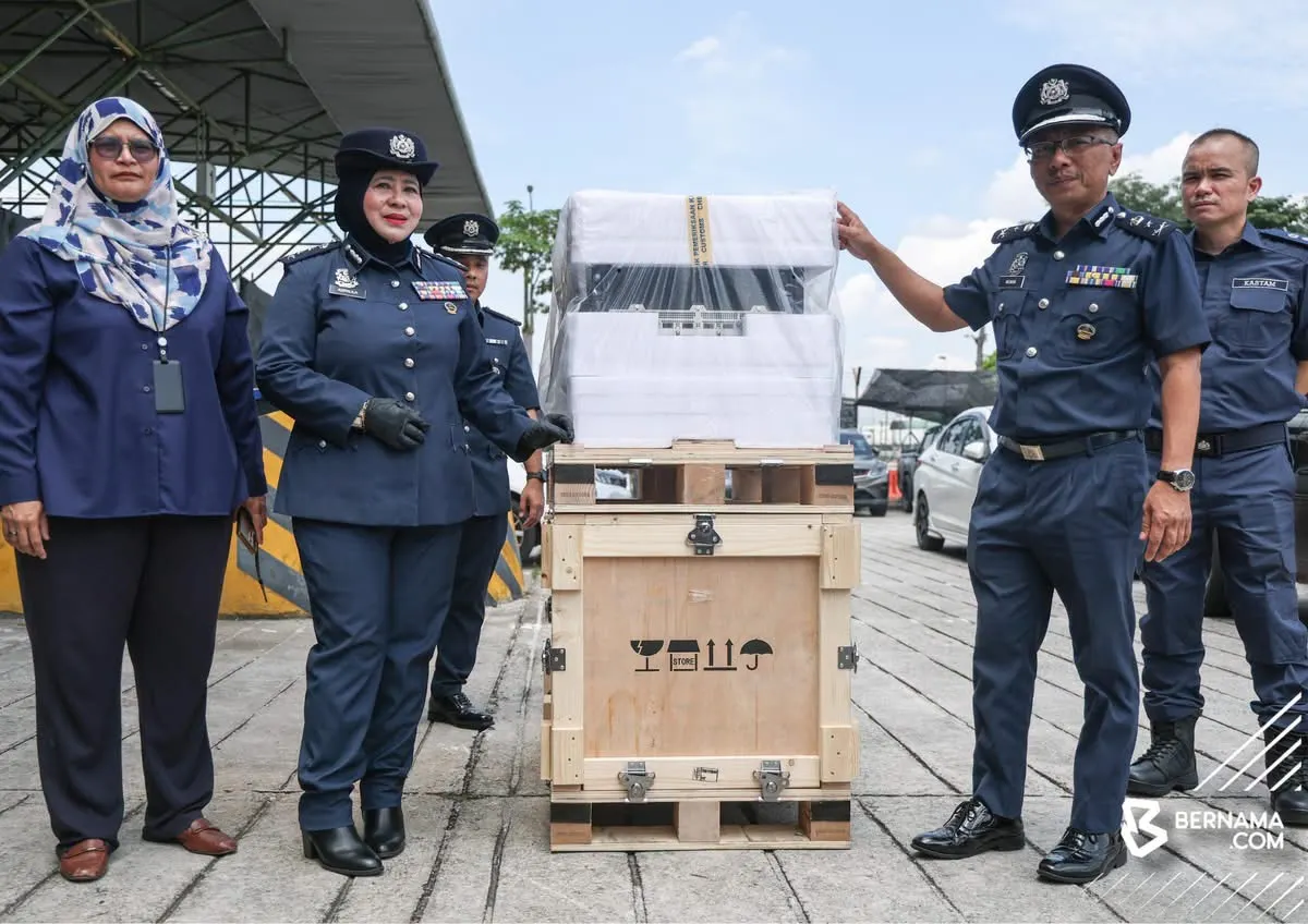 30台军用AI服务器经大马转运 关税局充公4950万货物