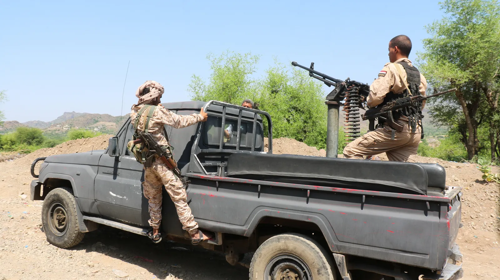 Yemeni govt forces advance on Bab el-Mandeb Strait