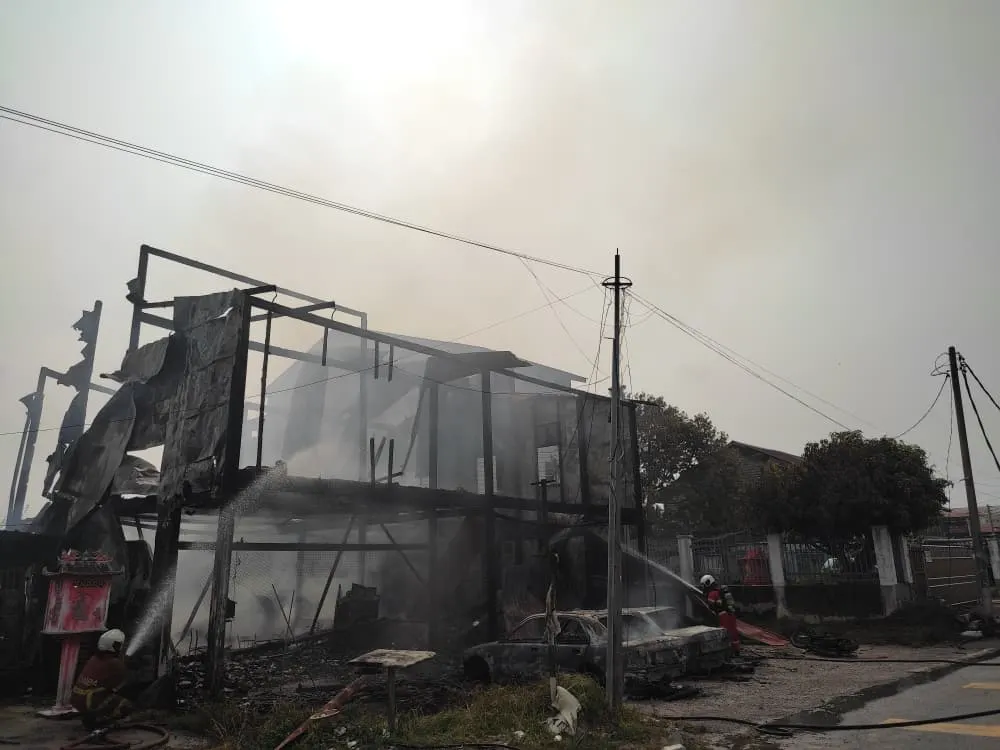 Two sisters, aged 15 and 18, perish in Sitiawan house fire