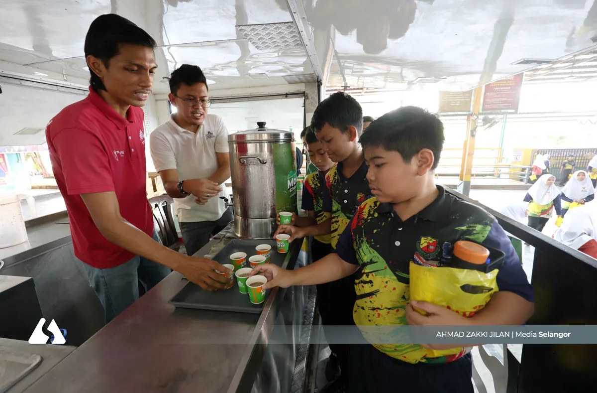 Murid seronok terima makanan percuma Mega NutriSel, harap diteruskan