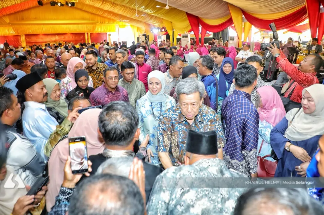Sultan Selangor santuni pesara, pelabur, penjawat awam pada Jamuan Teh Diraja