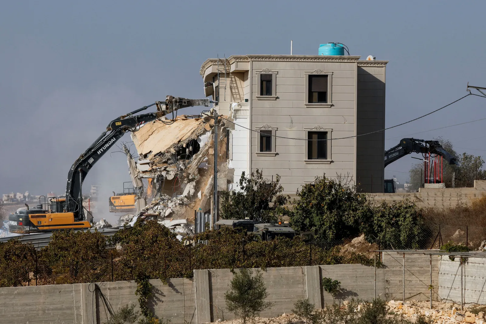 Israel says will demolish Palestinians’ homes in Hebron